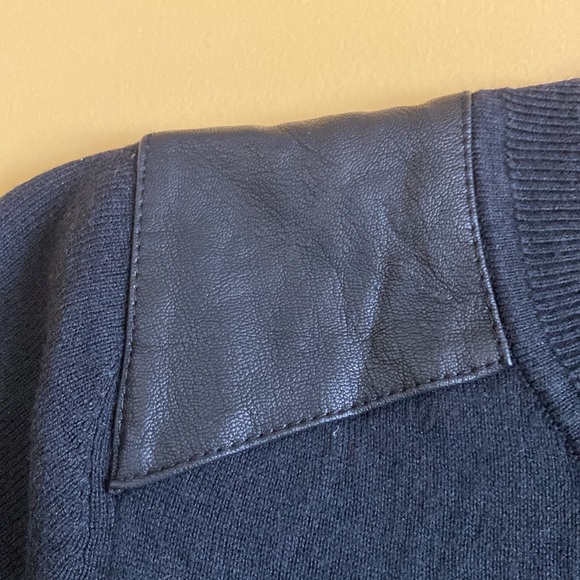Banana republic black sweater LG - Picture 8 of 9